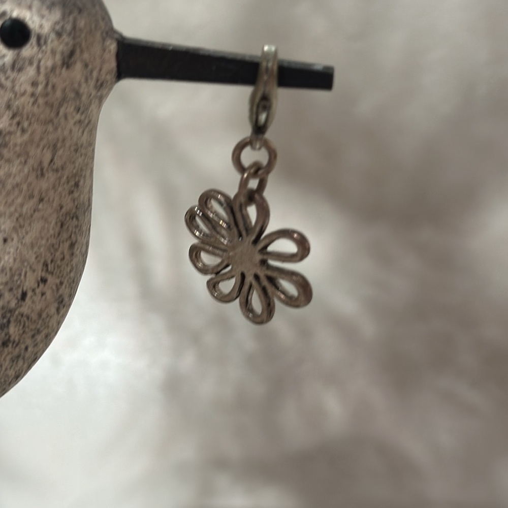 Pilgrim leaf charm - Picture 3 of 3